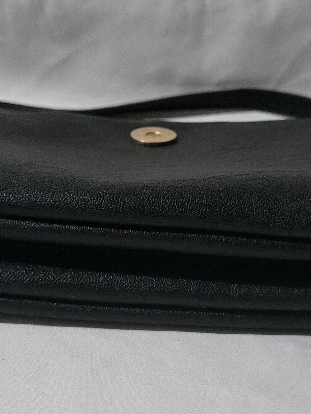 Miztique Vegan Leather Clutch Crossbody Bag Purse Black Gold Multi Pocket - Picture 7 of 10